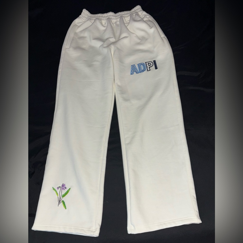 Elegant White Wide Leg Sweatpants with Embroidered Design